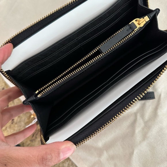 New Tory Burch Emerson continental wallet / wristlet - Picture 4 of 6